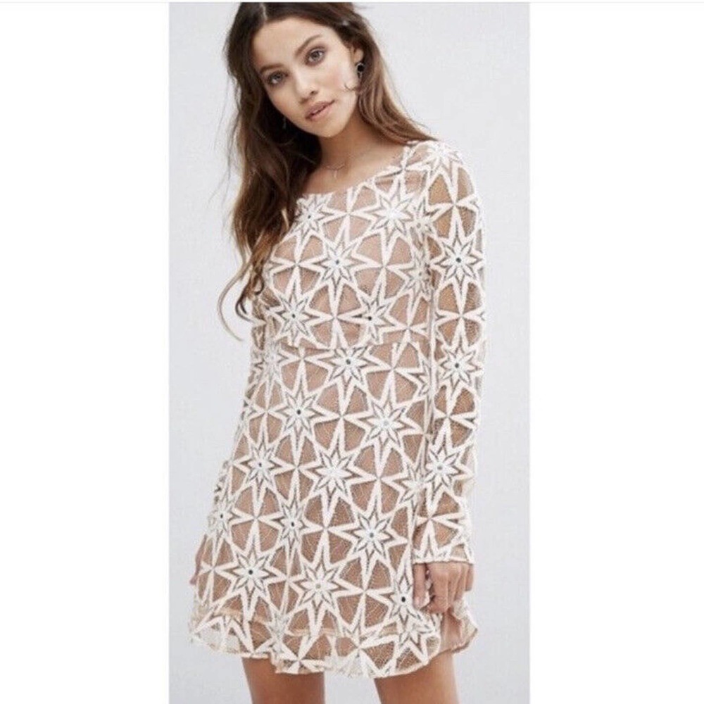 For Love & Lemons Metz Nude Tan White Star Lace Embroidered Long Sleeve Dress M